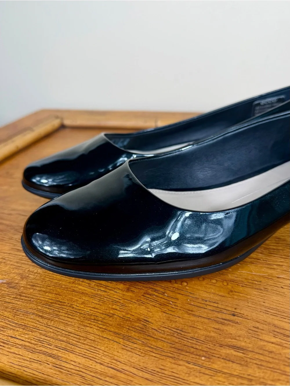 NEW ECCO Women's Anine Leather Black Ballerina Shoes Size 8